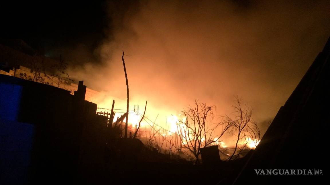 Incendio en colonia de Saltillo deja en la calle a recolector