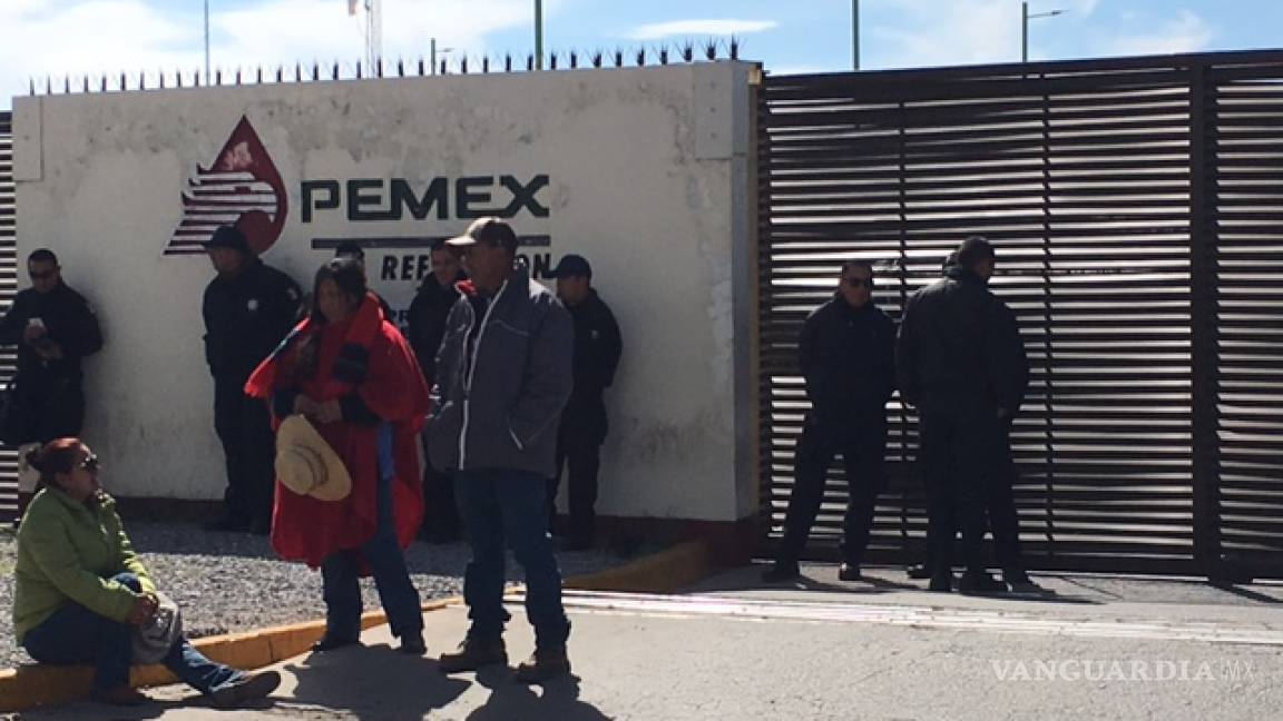 Toman instalaciones de Pemex en Chihuahua contra el ‘gasolinazo’