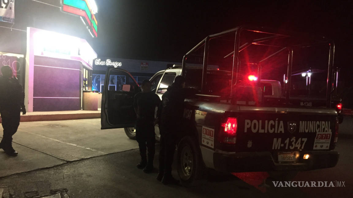 Armados roban tienda de conveniencia de Saltillo