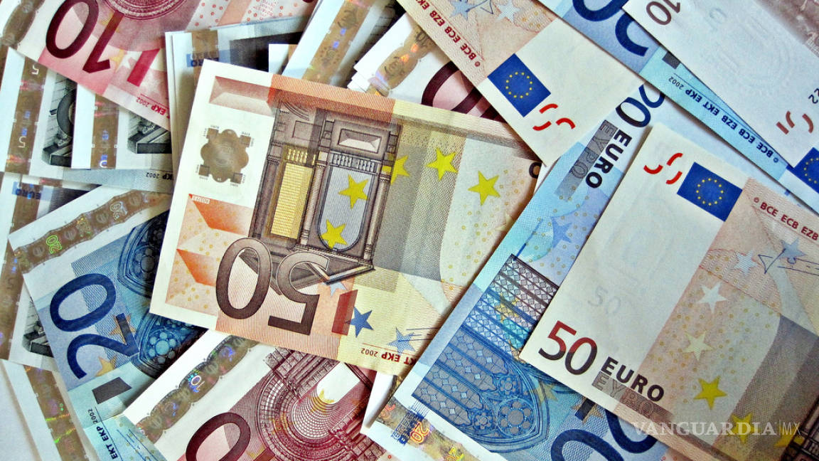 Euro cae a su peor nivel en 20 meses tras la renuncia del primer ministro italiano