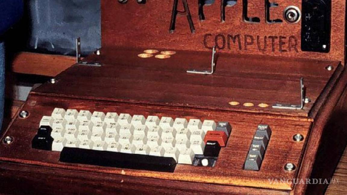 Subastan una computadora 'Apple I' por 110 mil euros