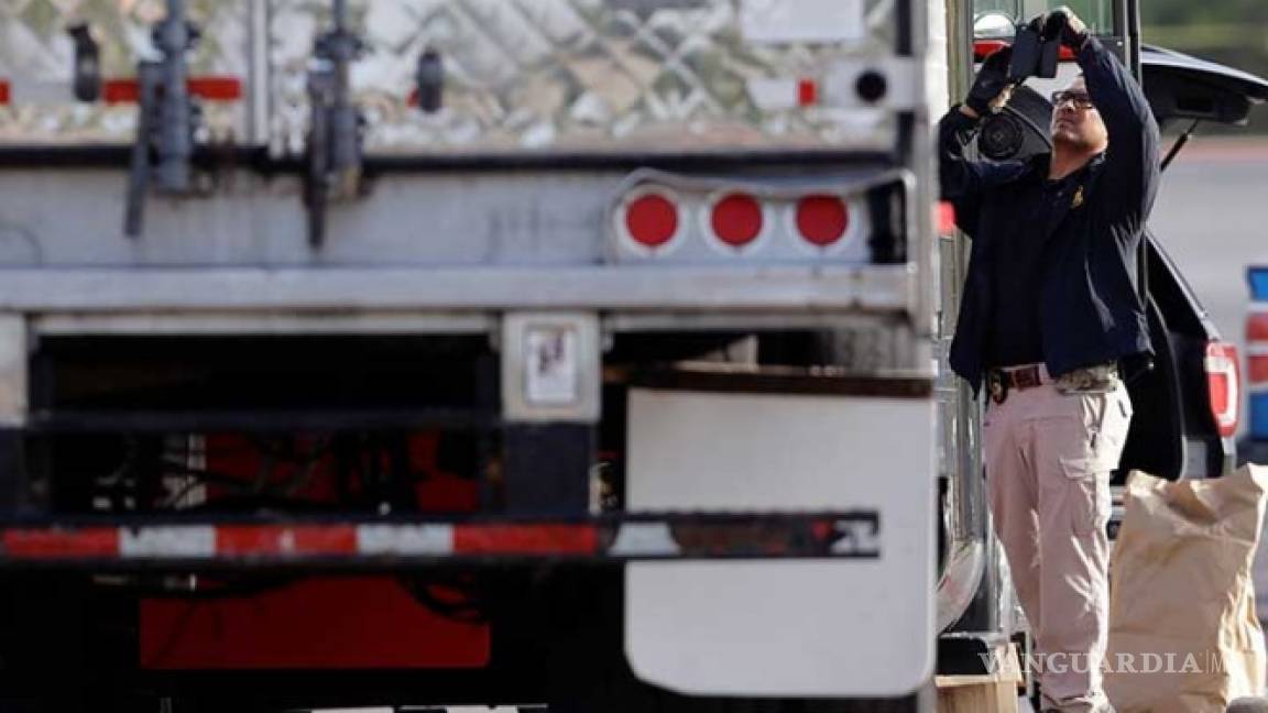 Sube a 10 los inmigrantes muertos hallados en camión de Texas