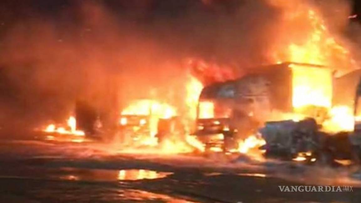 Encapuchados queman 18 camiones en Chile