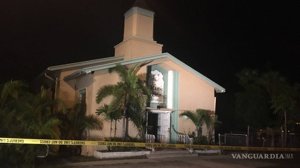 Incendian mezquita a la que asistía autor de masacre en bar gay de Orlando