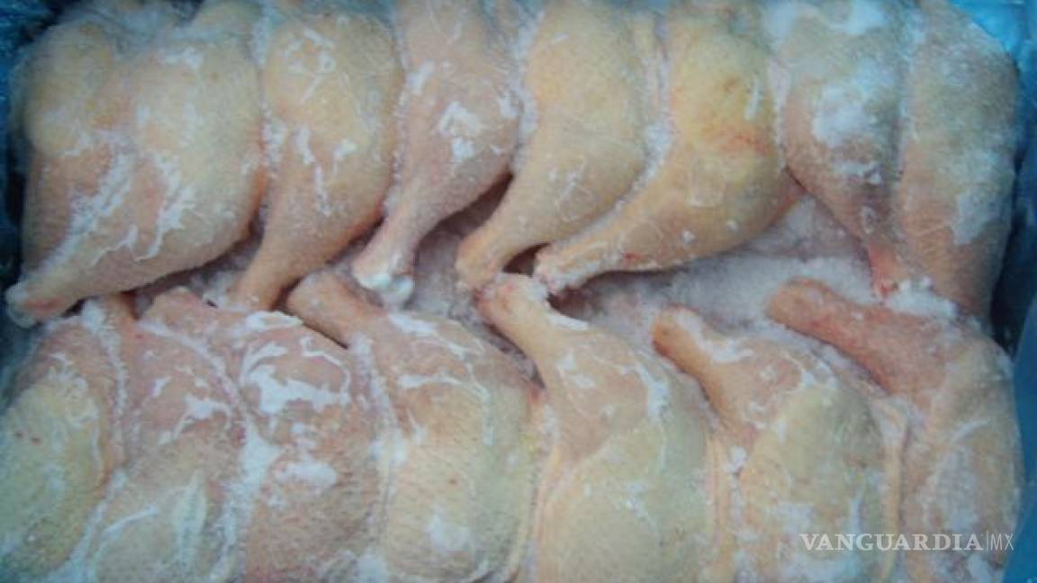 Avicultores piden cancelar cupos de importación de pollo de Brasil