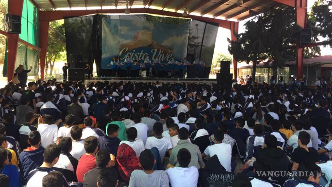 Secundaria pública de Saltillo invita a Cristo Vive a dar pláticas a estudiantes