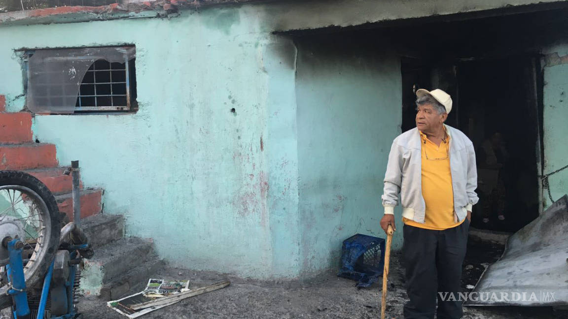 Amigos de occiso queman casa de familia de homicida, en Saltillo