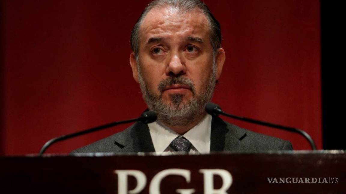 Raúl Cervantes presenta su renuncia a la PGR