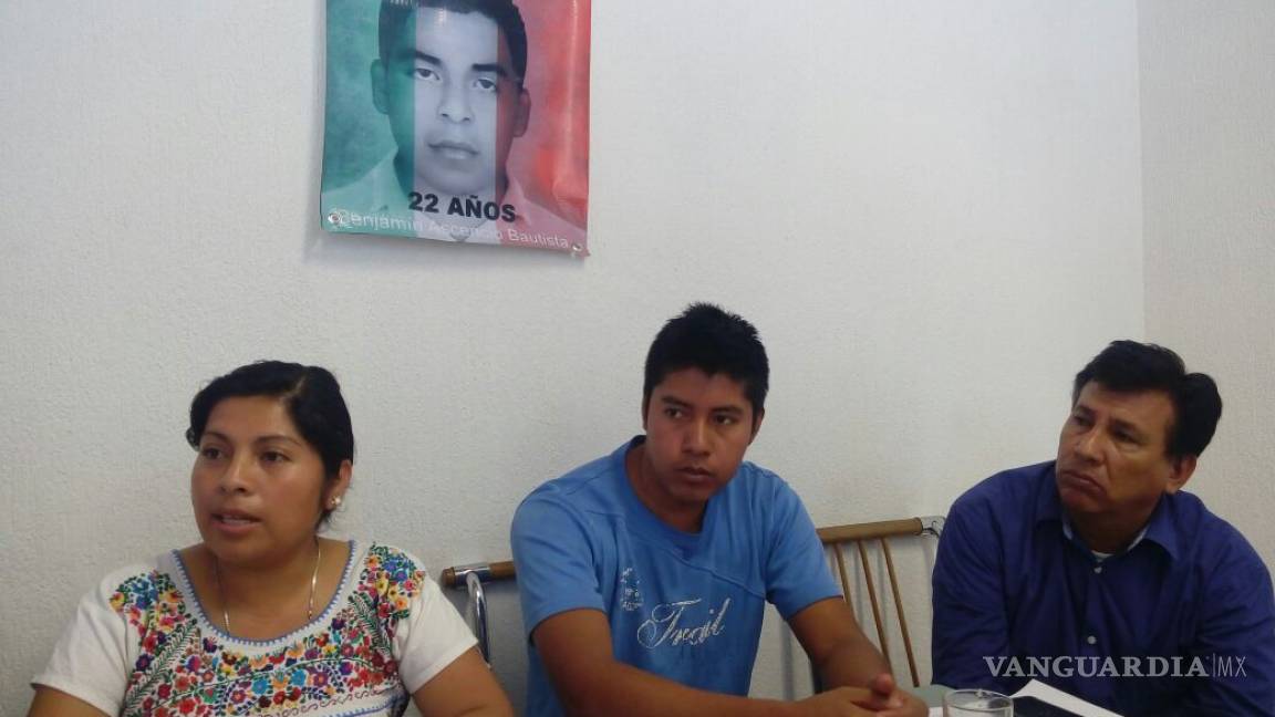 Padres de desaparecidos de Ayotzinapa celebran mitin en Torreón