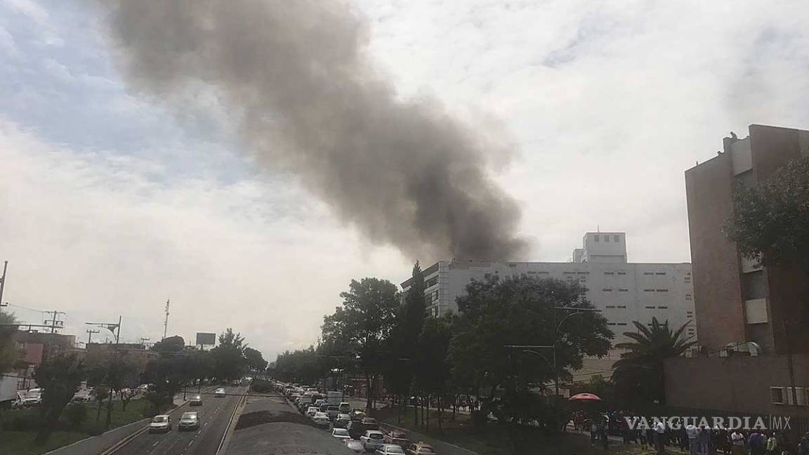 Desalojan a 1,500 personas por incendio en Iztacalco
