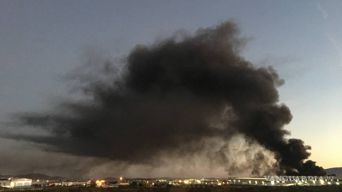 Reportan incendio en recicladora de Arteaga, Coahuila