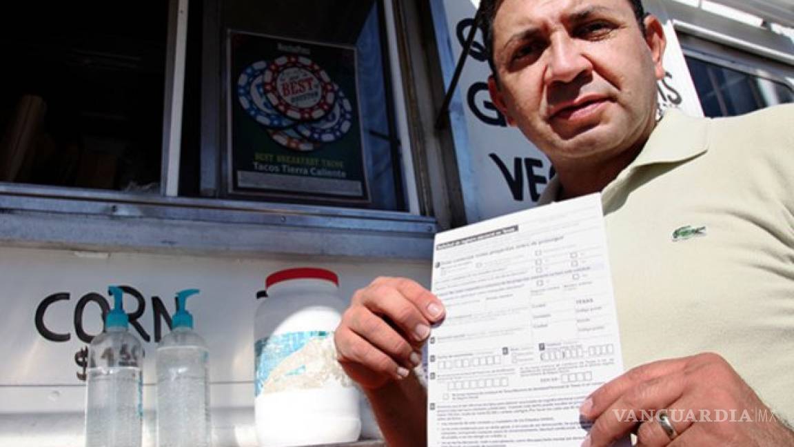 Camiones de tacos registran a votantes en Houston