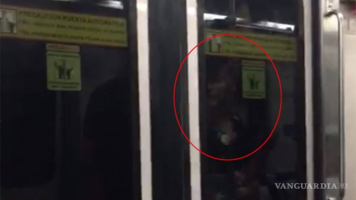 Viaja de 'mosca' en el metro de Monterrey; la llaman #LadyMetro