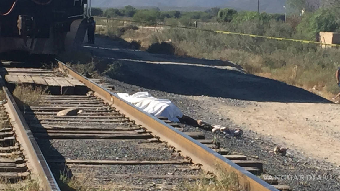 Encuentran a hombre muerto junto a vía del tren, en ejido Paredón