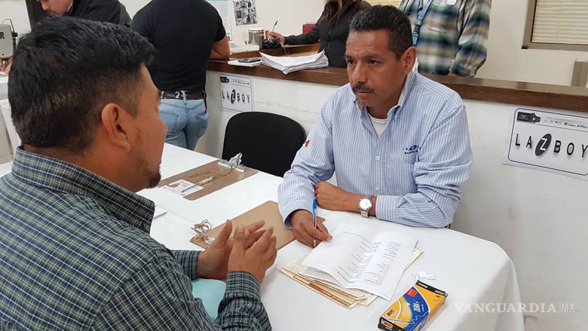 Ciudadanos de Monclova quieren trabajar en empresa de Ramos Arizpe