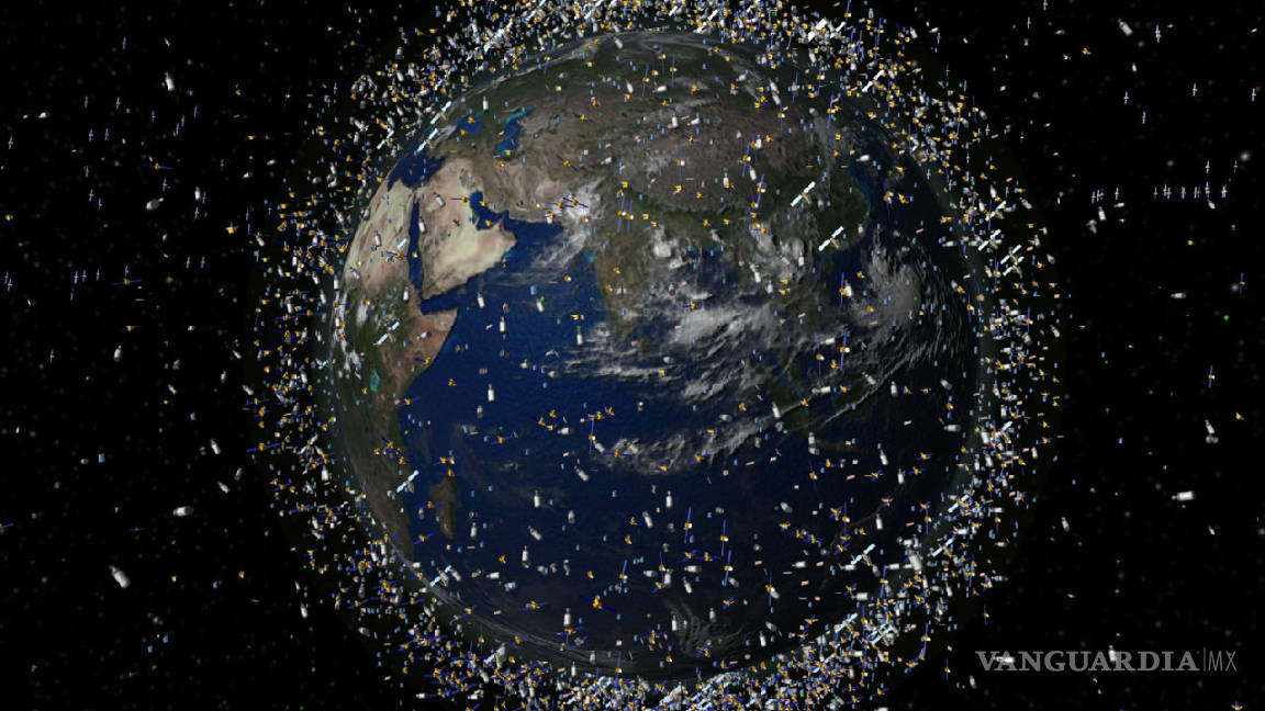 Restos de satélites y cohetes caen cada semana sobre la Tierra