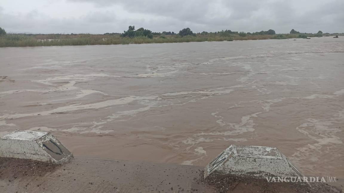 Desbordamiento del Río Aguanaval provoca inundaciones en ejido de Viesca (video)