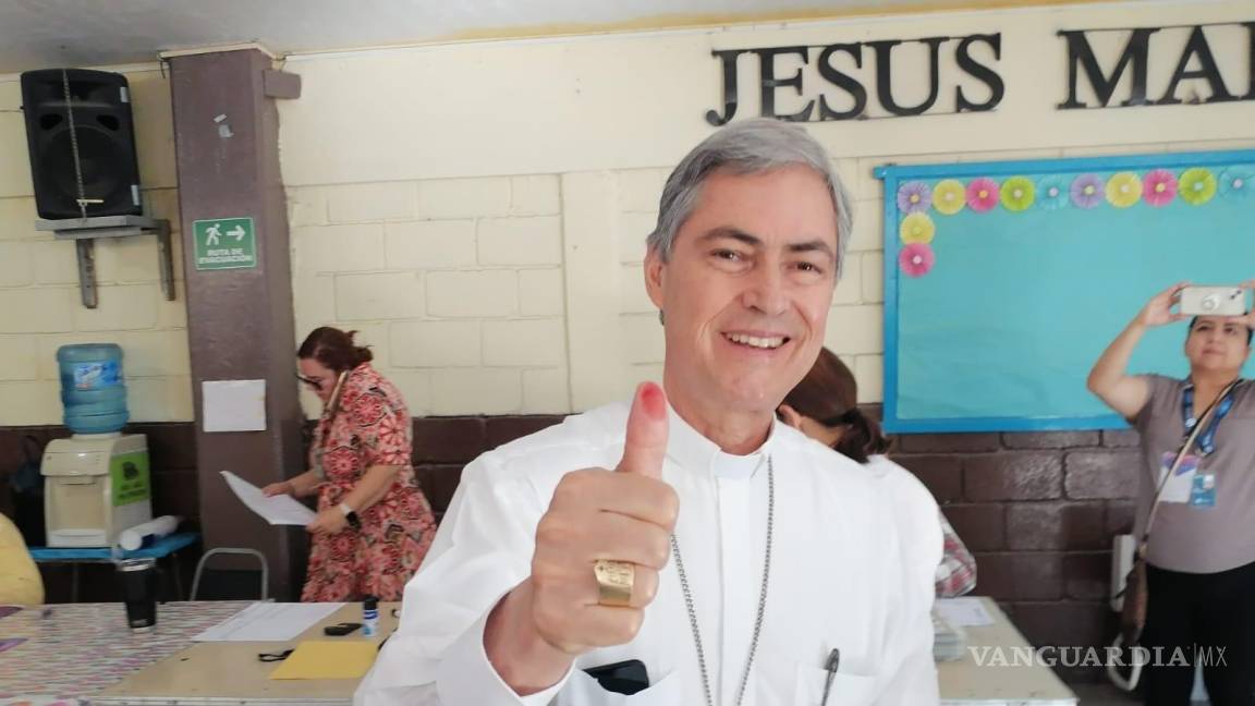 Elecciones Coahuila 2023: Vota Obispo de Torreón y pide a quien gane: justicia social y armonía