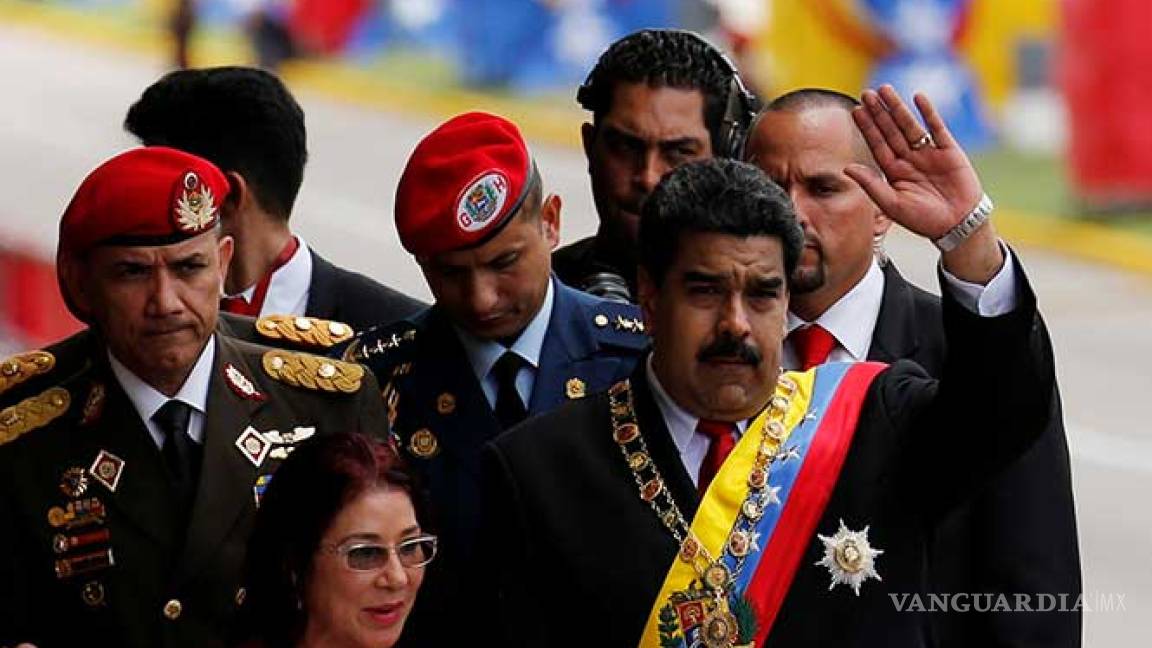Despiden a venezolanos que votaron por revocatorio contra el presidente Nicolás Maduro
