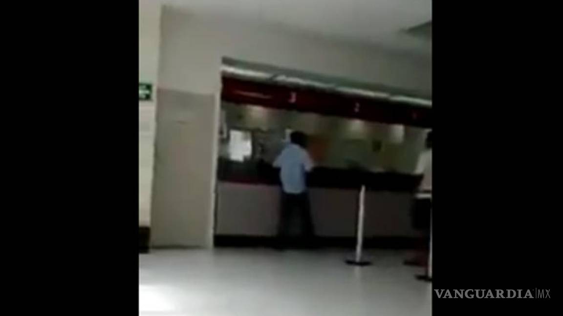 Graba mujer asalto a un banco en Huatulco, Oaxaca (Video)