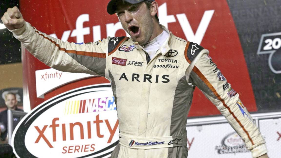 ¡Histórico! El piloto mexicano Daniel Suárez es campeón de NASCAR