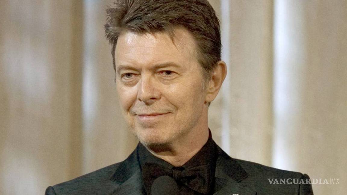 Rockeros rinden homenaje a David Bowie