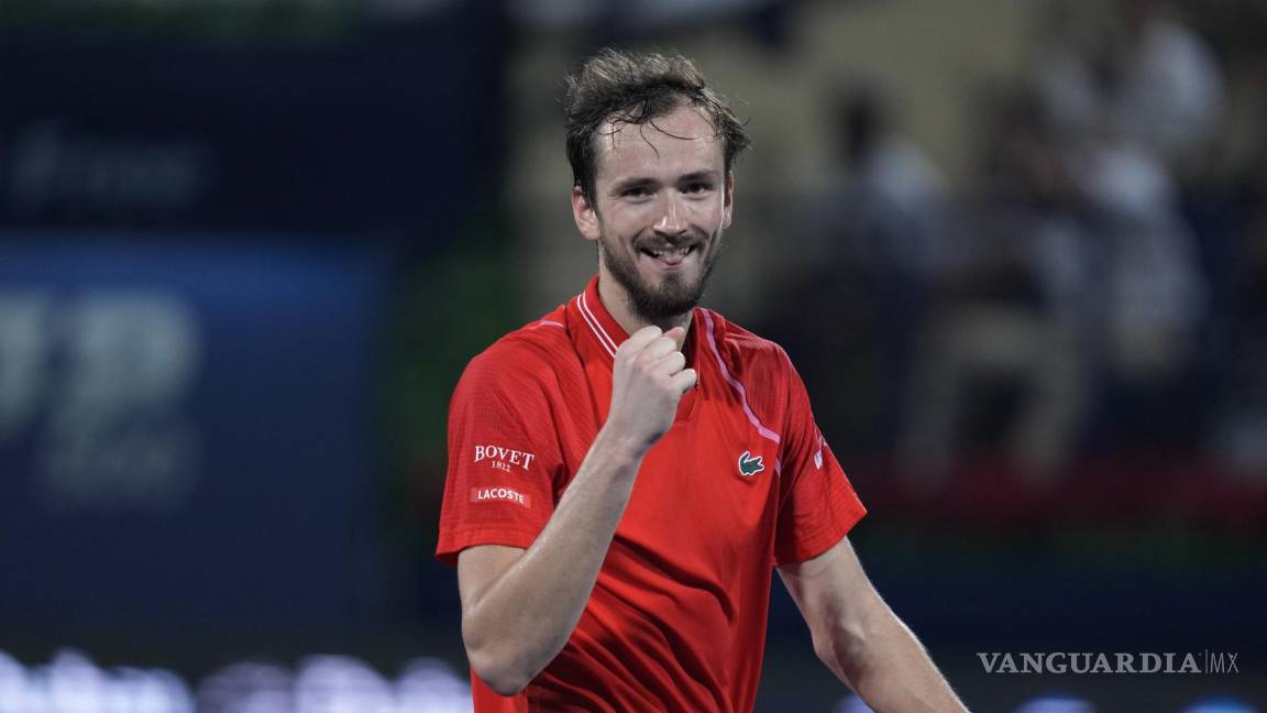 Medvedev echa fuera del torneo de Dubai a Djokovic