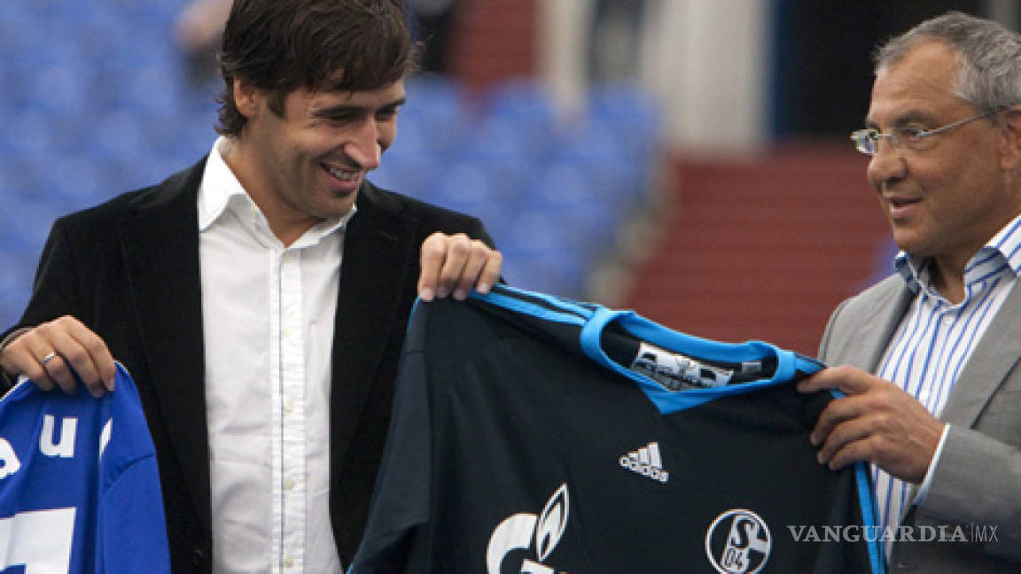 Raúl ya es jugador del Schalke