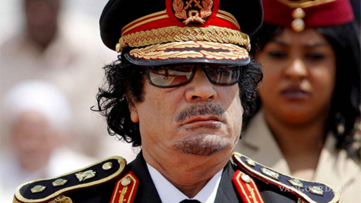Acusan a Gadafi de abusar de sus 'amazonas'