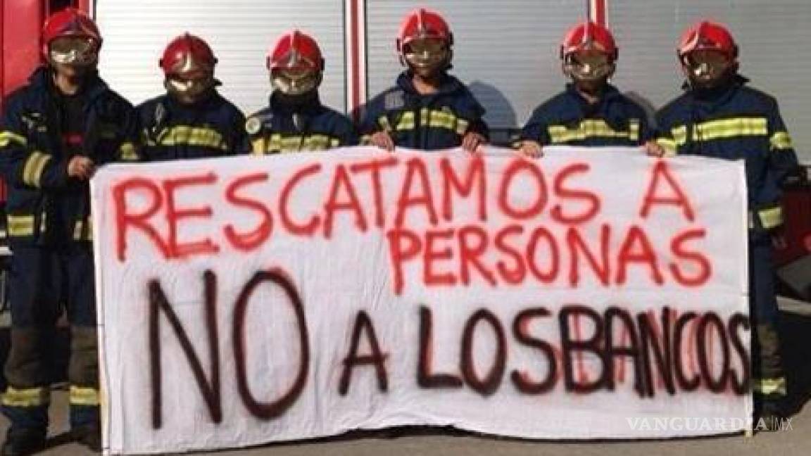 Bomberos españoles se niegan a participar en desalojos
