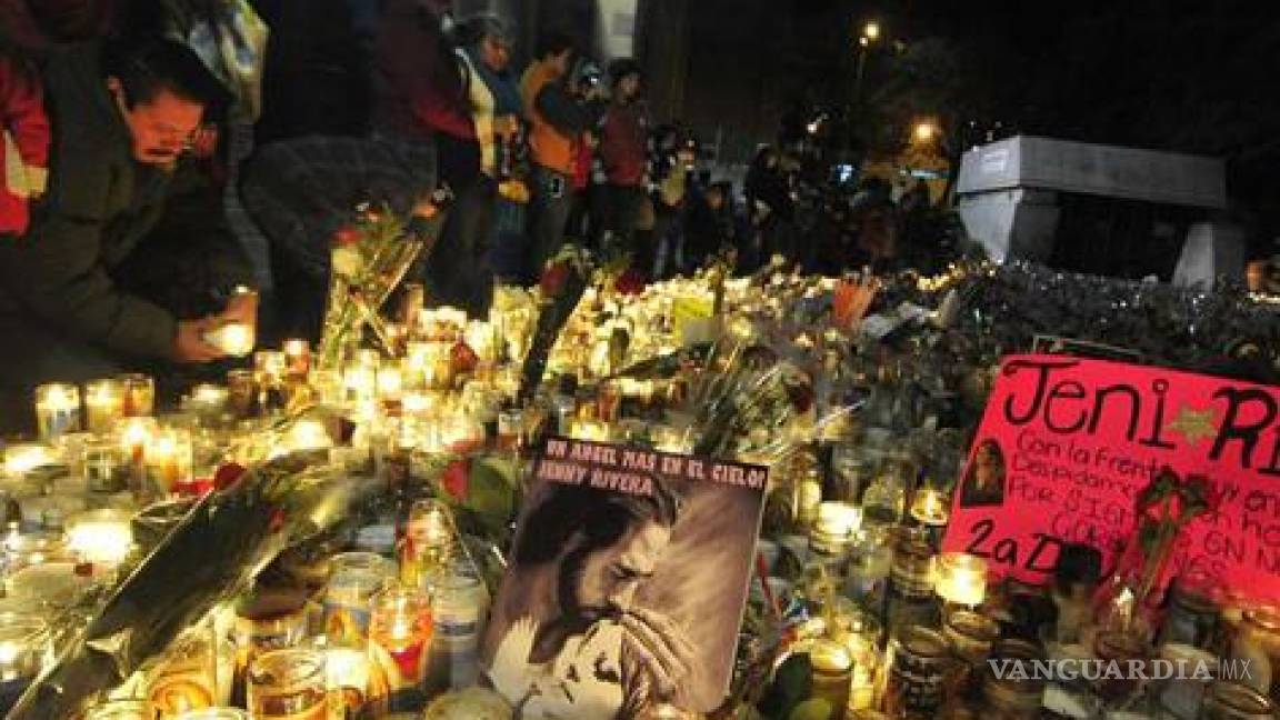 Seguidores rinden homenaje a Jenni Rivera con procesión en Monterrey