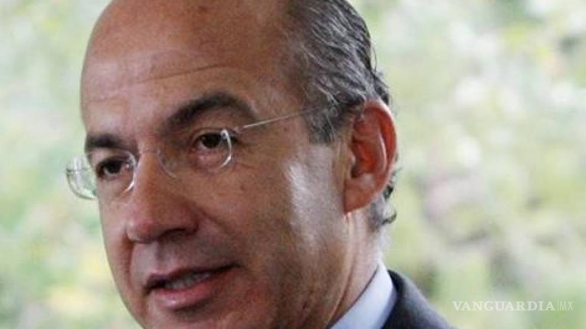 Calderón busca ser catedrático en universidades de EU