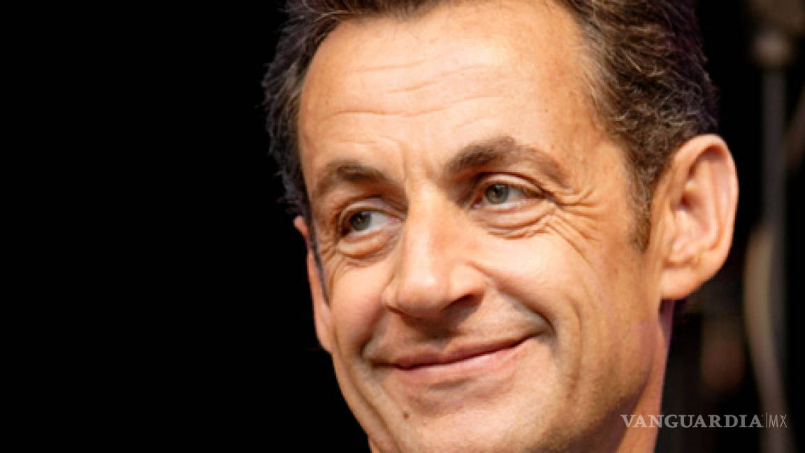 Intelectuales piden a Sarkozy despolitizar la cultura en Francia