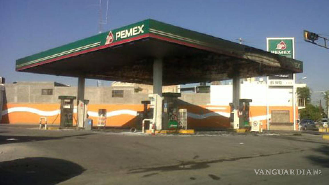 Incendian otras dos gasolineras en Torreón, van tres en 24 horas