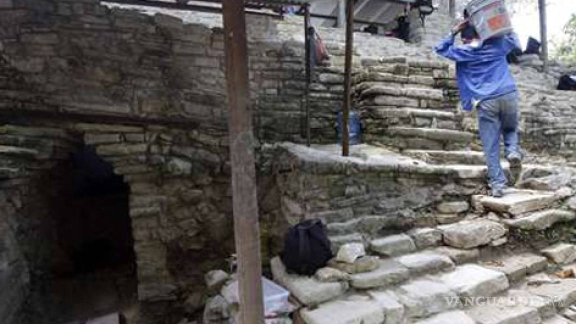 Arqueólogos del INAH relacionan el descubrimiento con la tumba de un alto jerarca maya