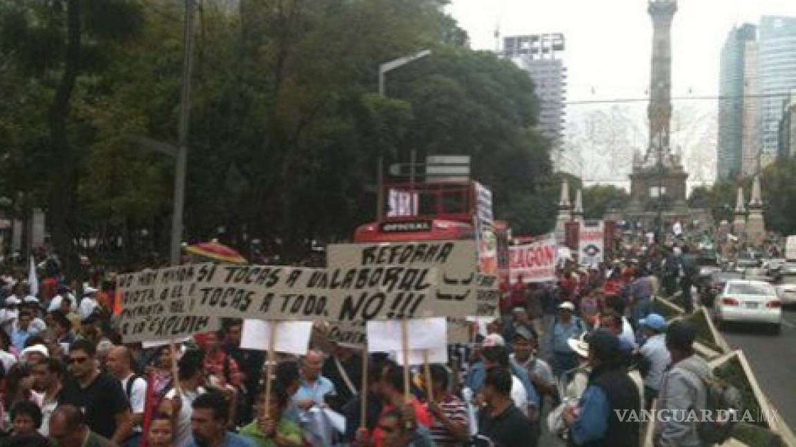 Inicia marcha de sindicatos contra reforma laboral de Calderón