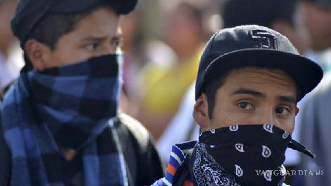 Normalistas protestan por reforma educativa en Oaxaca