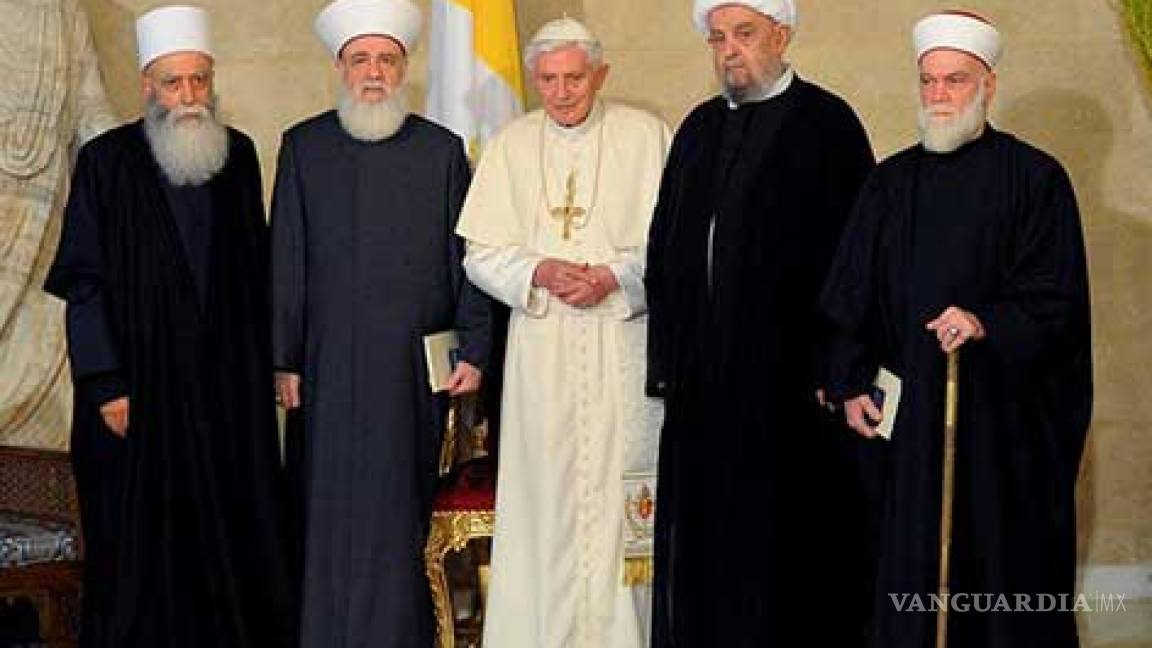 Llega el Papa al patriarcado maronita para un encuentro con jóvenes en Líbano