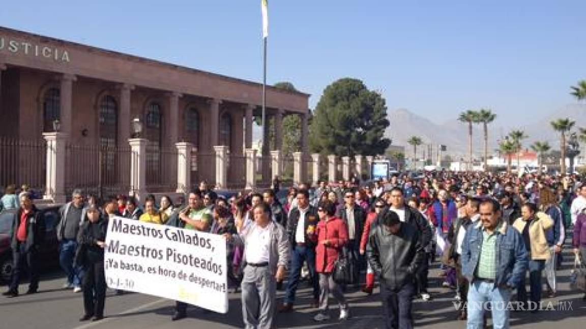 Persisten manifestaciones de maestros en Coahuila