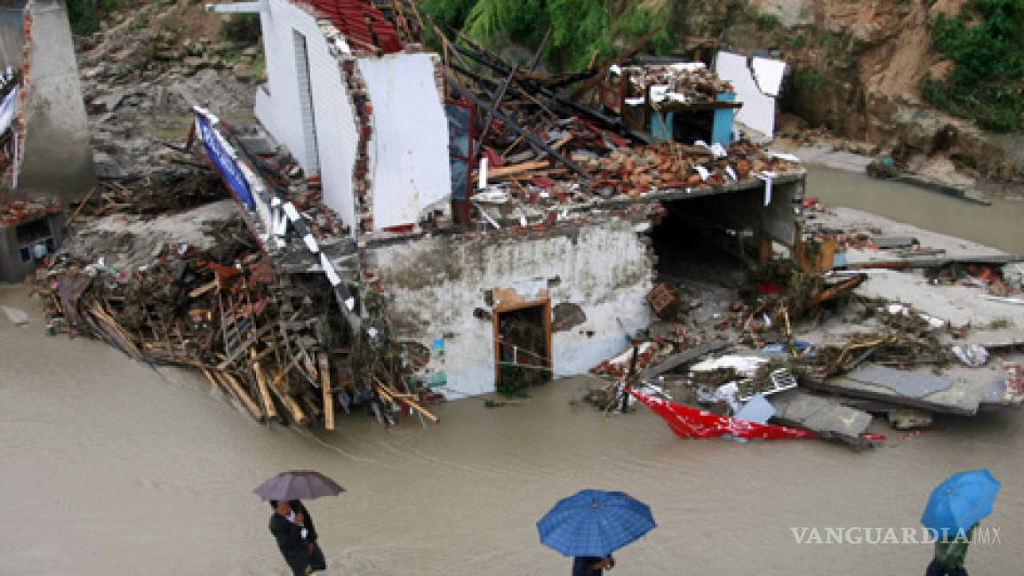 Inundaciones chinas dejan 105 muertos y 63 desaparecidos