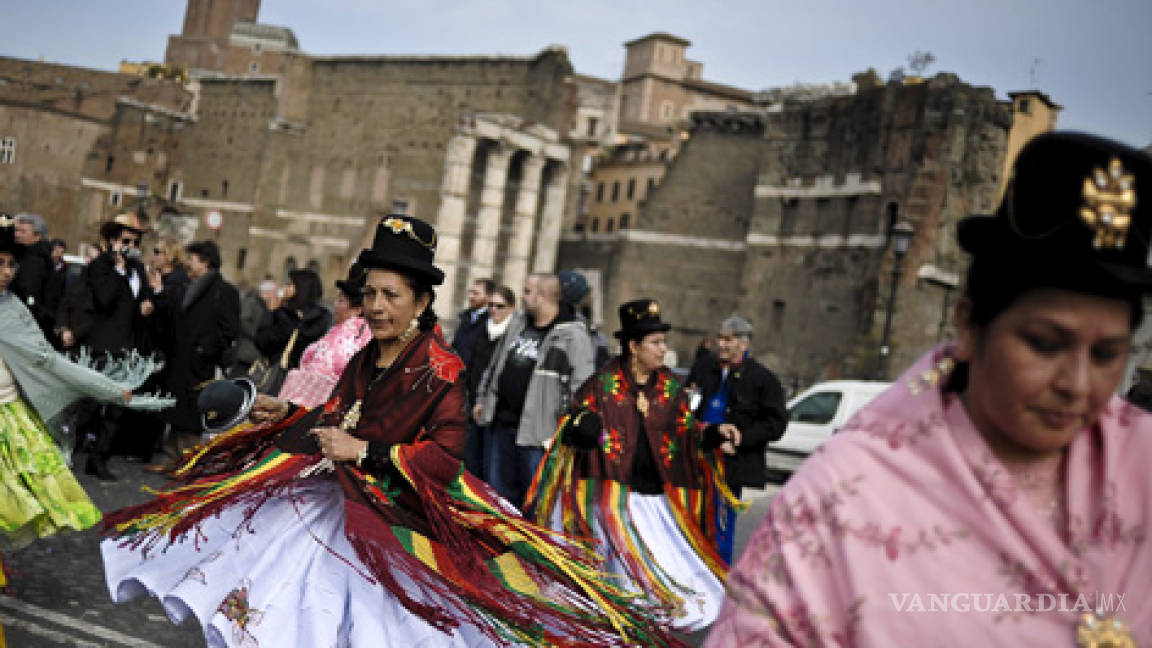 Resucita Roma el carnaval más antiguo del mundo