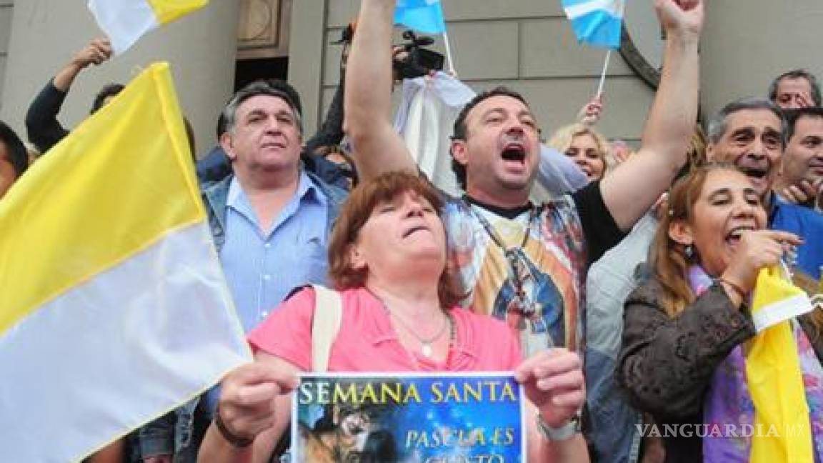 Cuestionan en Argentina la conducta del papa durante la dictadura
