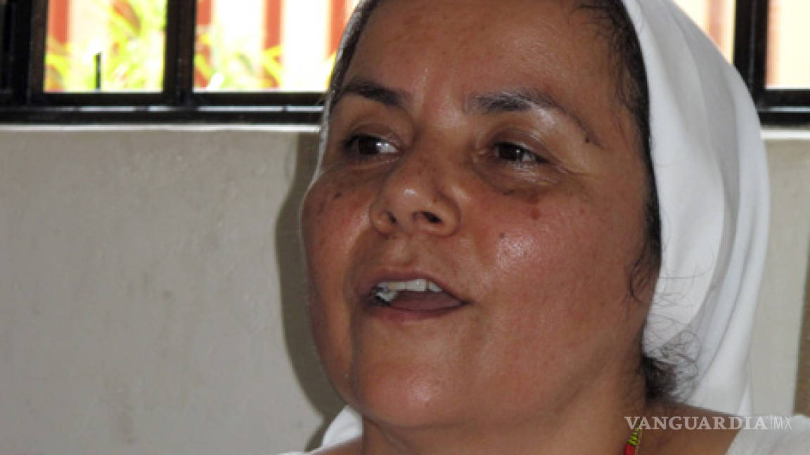 Monja mexicana dirige una radio que lucha por una sociedad más abierta en Sudán