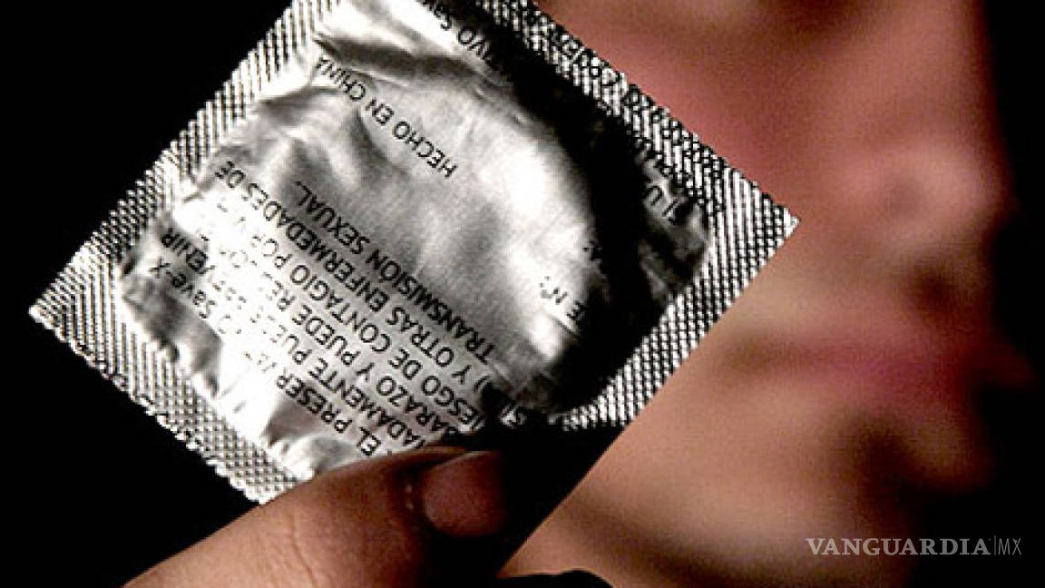 Usar condón, recomendación del IMSS a hombres