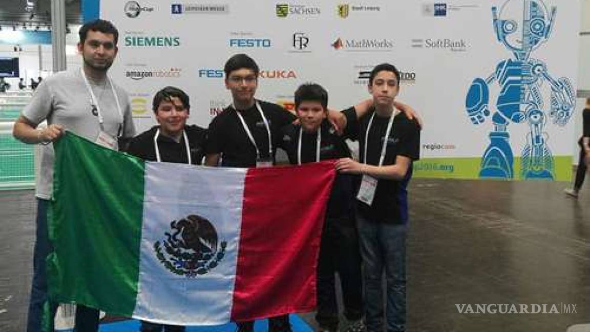 Jóvenes mexicanos conquistan la RoboCup 2016