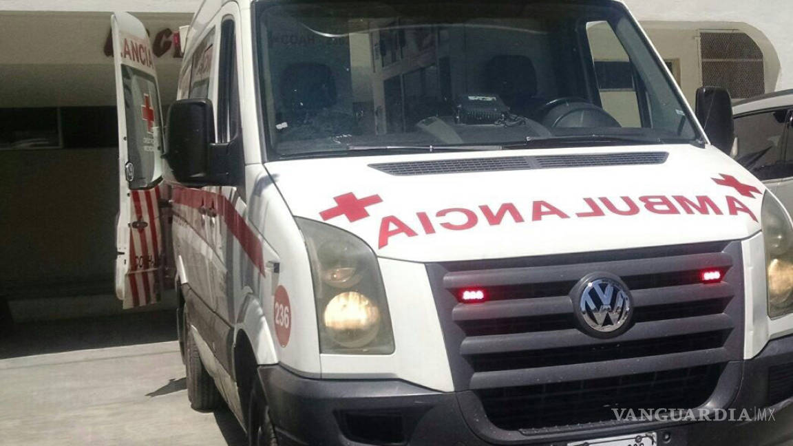 Albañil pierde pisada y termina en hospital