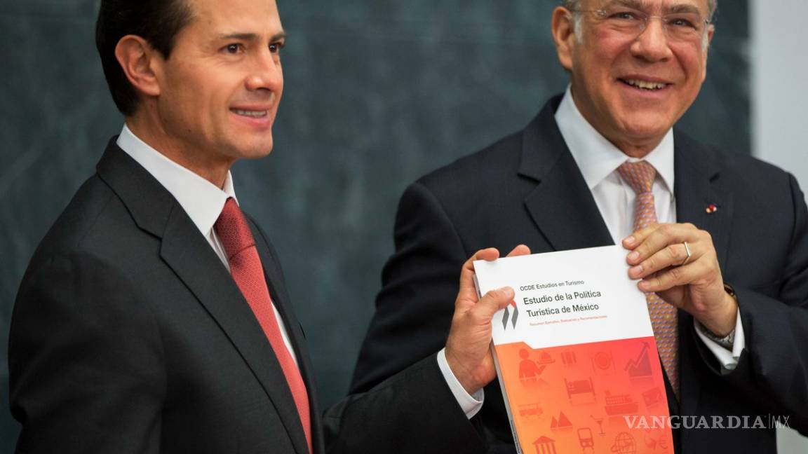 Peña y Gurría abordan avances de reformas estructurales en México