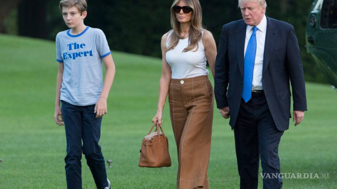 Melania Trump y su hijo Barron se mudan a la Casa Blanca