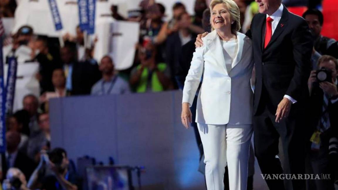 Asume Bill Clinton rol como esposo de la candidata