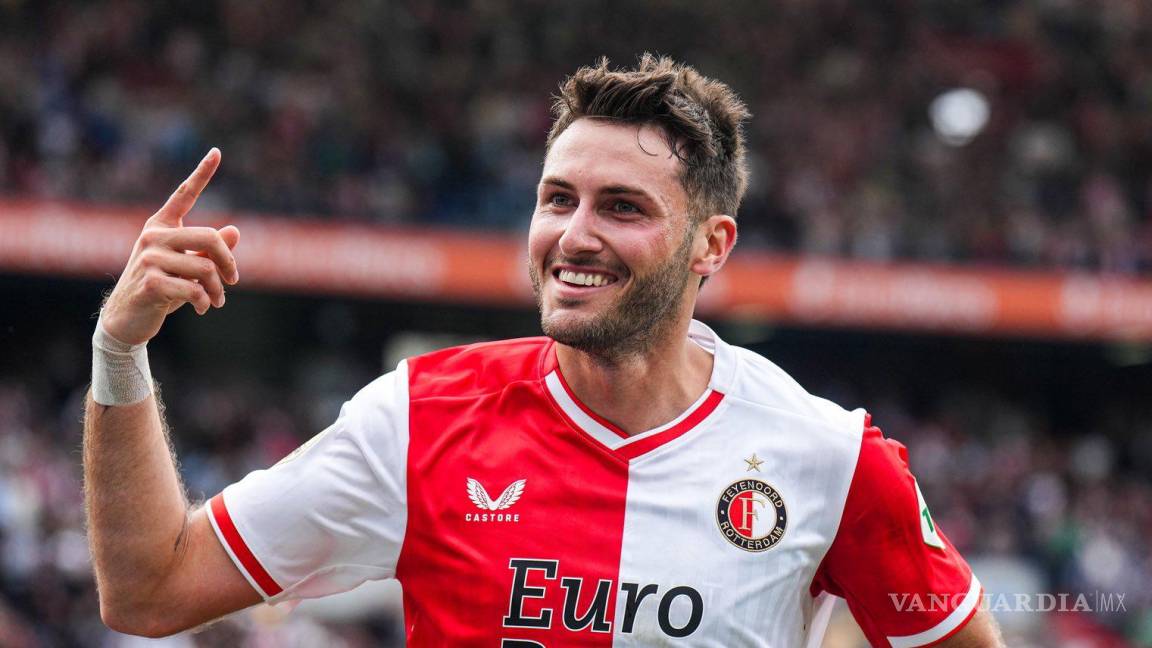 Santiago Giménez vuelve con el Feyenoord y regresa a la senda del gol